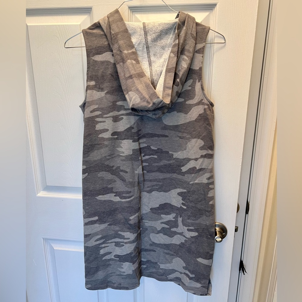 Maurice’s Camo lace up sleeveless hoodie dress. Super soft. NWT. Large. - Picture 2 of 7